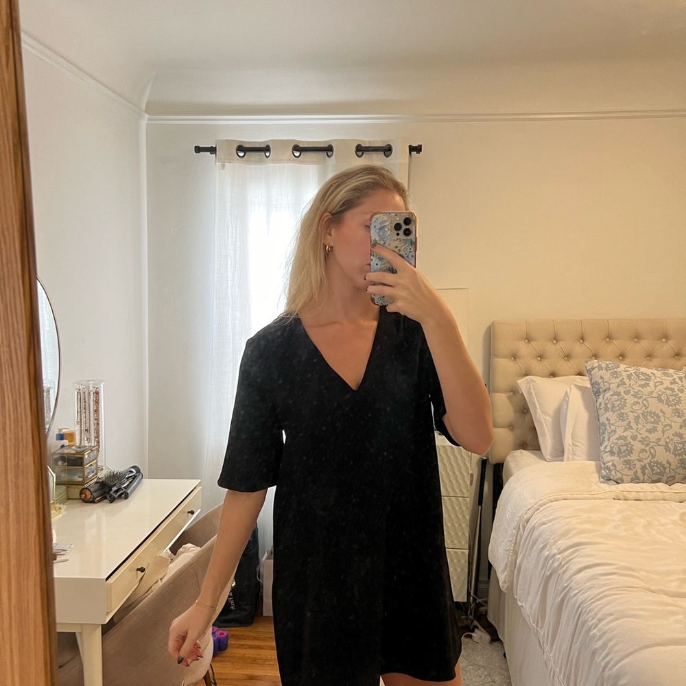 Black V-Neck Shift Dress